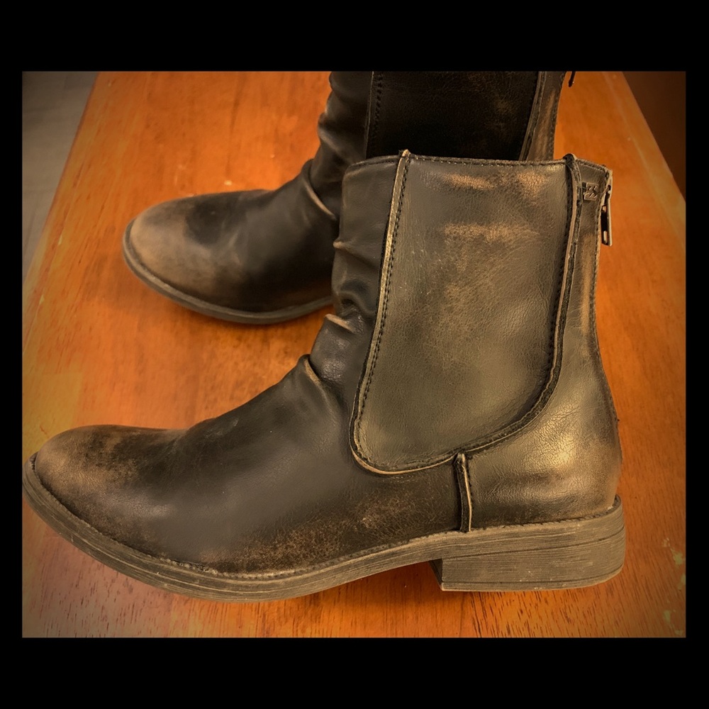 Billabong “Out My Way“ leather boots size 6.5